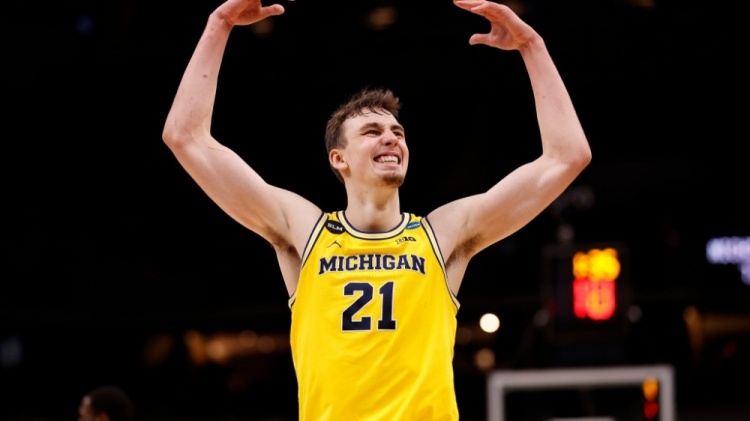 推动体育事 推动体育事