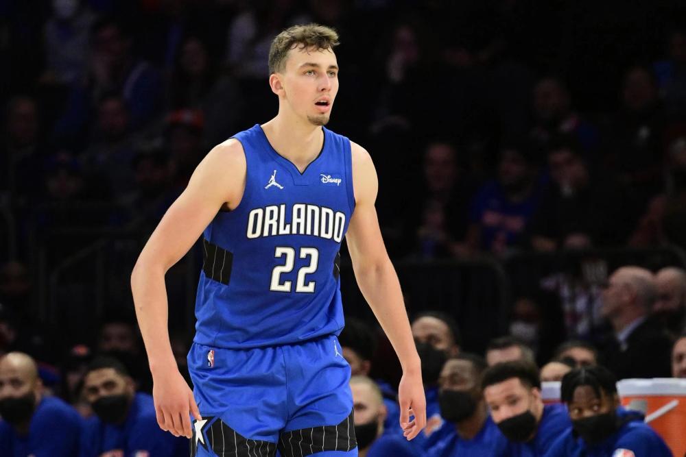 更是对他在 更是对他在